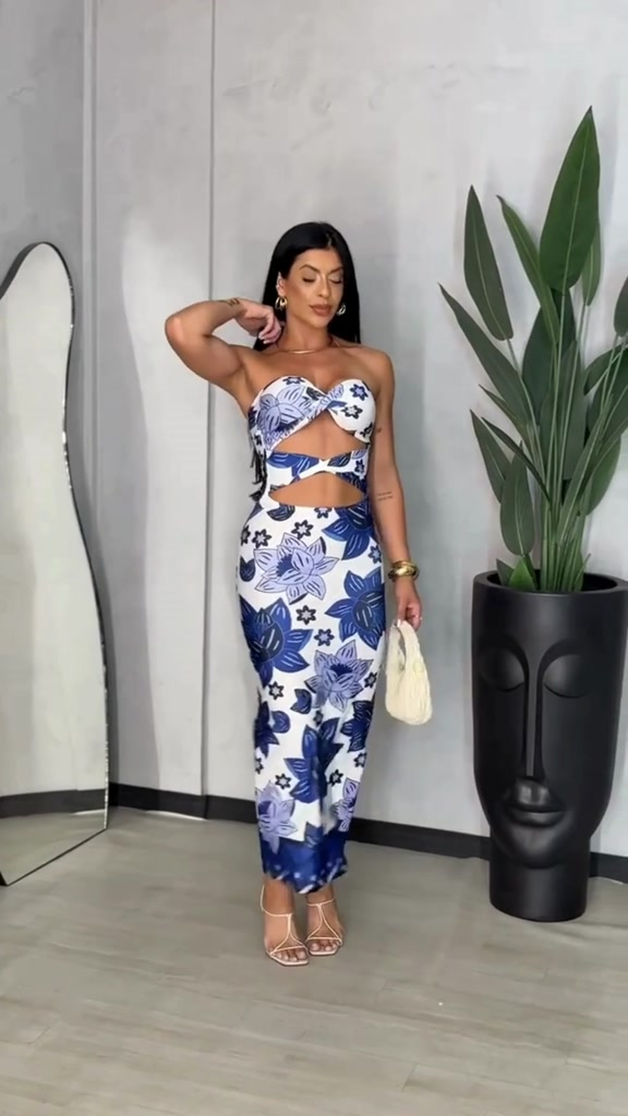 Use Pink - Vestido Midi Feminino Floral Azul Estampado Bojo e Recorte Diferenciado Moda Verão Praia